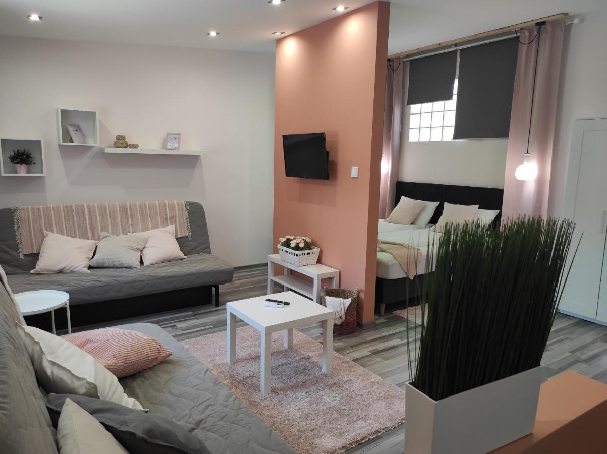 7 days Apartment Makó Extérieur photo